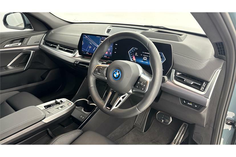 BMW iX2 150Kw Edrive20 M Sport 65Kwh YF75WYW Green #6