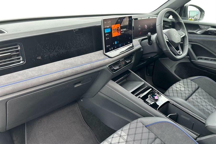 Volkswagen Tiguan 2.0 Tdi R-line Dsg EK26LGV White #2