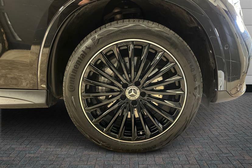 Mercedes-Benz GLC Class Glc 300E 4Matic Urban Edition 9G-tronic KJ24VWY Black #4