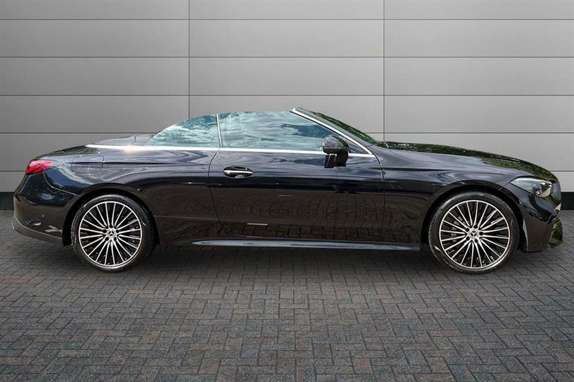 Mercedes-Benz CLE Class 300 4Matic Amg Line Premium 9G-tronic Black #3
