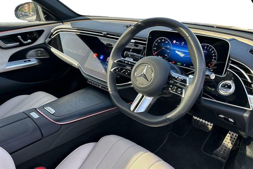 Mercedes-Benz E Class E300e Amg Line Premium Plus 9G-tronic Black #5