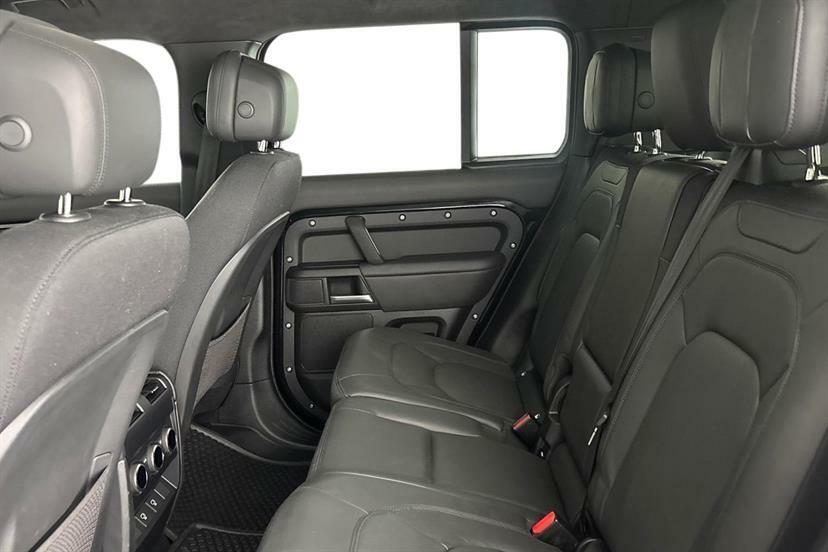 Land Rover Defender 130 3.0 D350 X-dynamic Hse 130 Black #4