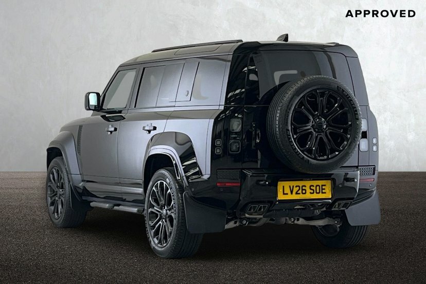 Land Rover Defender 110 4.4 P635 V8 Mhev Octa Black Suv 4W  #2