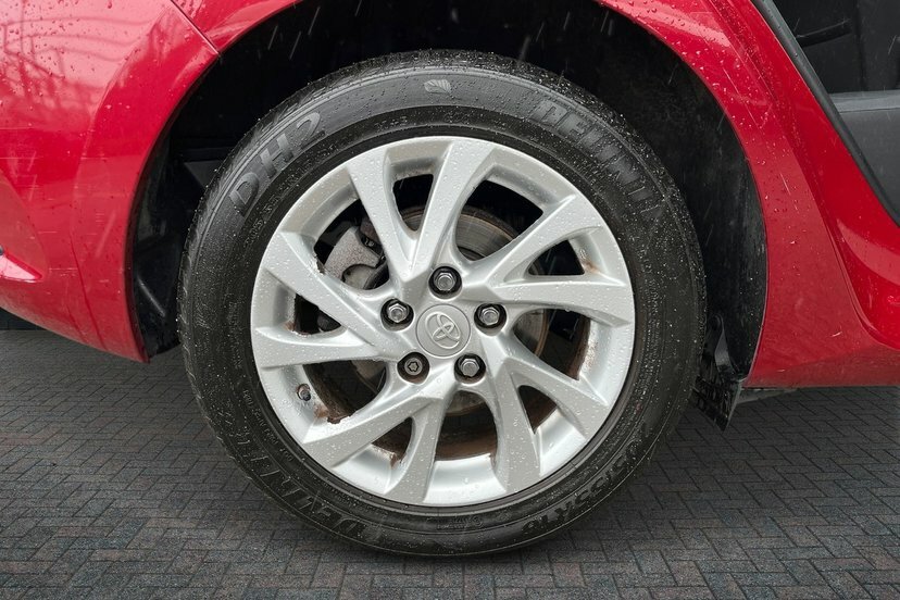 Toyota Auris 1.2 Vvt-i Business Edition Hatchback Ma Red #5