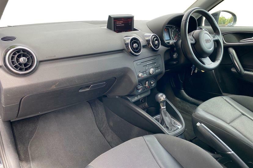 Audi A1 1.4 Tfsi Sport S Tronic Black #2