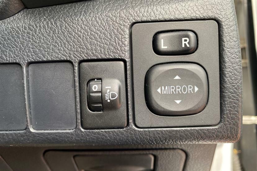 Toyota Auris 1.2L Icon Silver #25