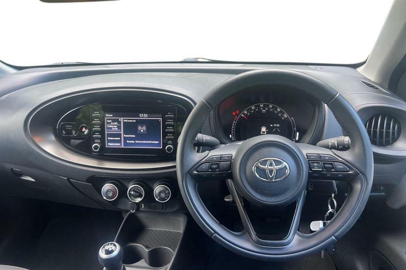 Toyota Aygo X 1.0 Vvt-i Pure FN23VPC White #5