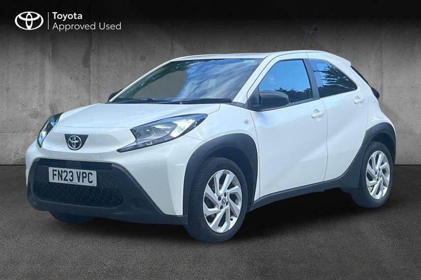 Toyota Aygo X 1.0 Vvt-i Pure FN23VPC White #3