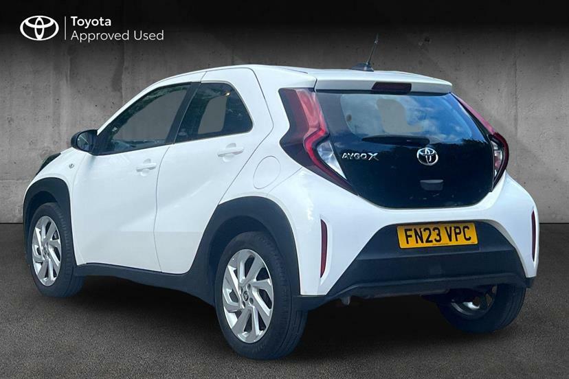 Toyota Aygo X 1.0 Vvt-i Pure FN23VPC White #4