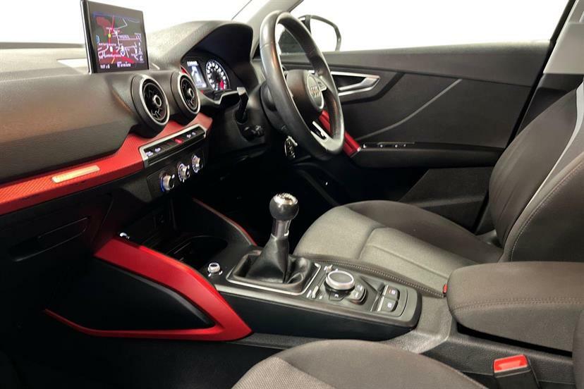 Audi Q2 30 Tfsi Sport Black #2