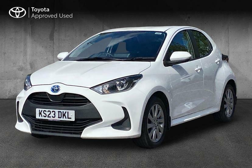 Toyota Yaris 1.5 Hybrid Icon Cvt KS23DKL White #2