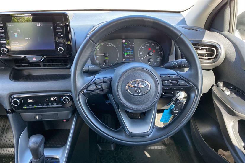 Toyota Yaris 1.5 Hybrid Icon Cvt KS23DKL White #5