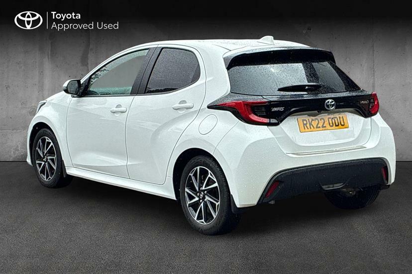 Toyota Yaris 1.5 Hybrid Design Cvt White #4