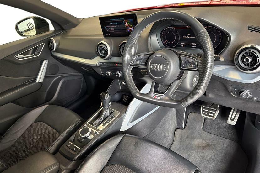 Audi Q2 35 Tfsi Black Edition S Tronic Red #5