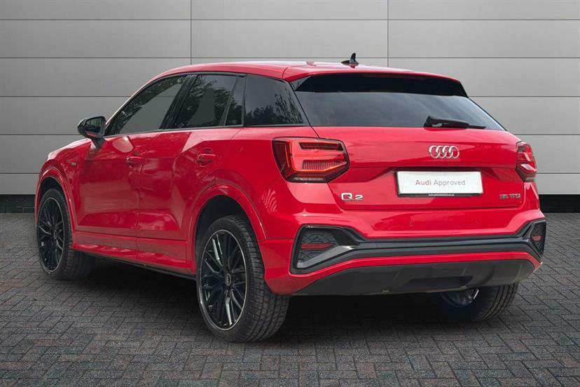 Audi Q2 35 Tfsi Black Edition S Tronic Red #3