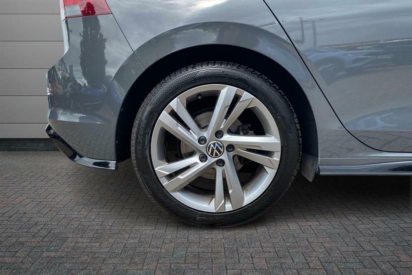 Volkswagen Golf 1.5 Tsi 150 R-line DV22UEF Grey #4
