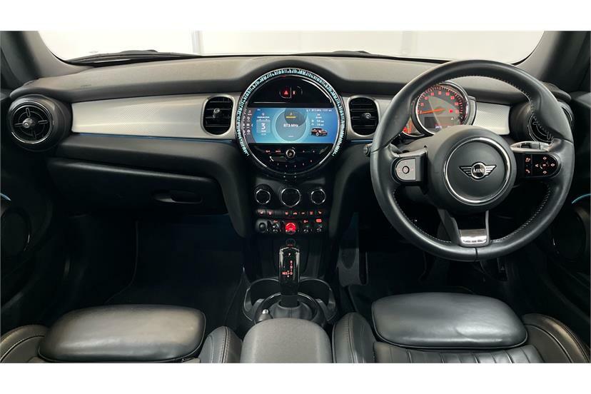 Mini Hatch 1.5 Cooper Exclusive Premium EO23VZV Black #3