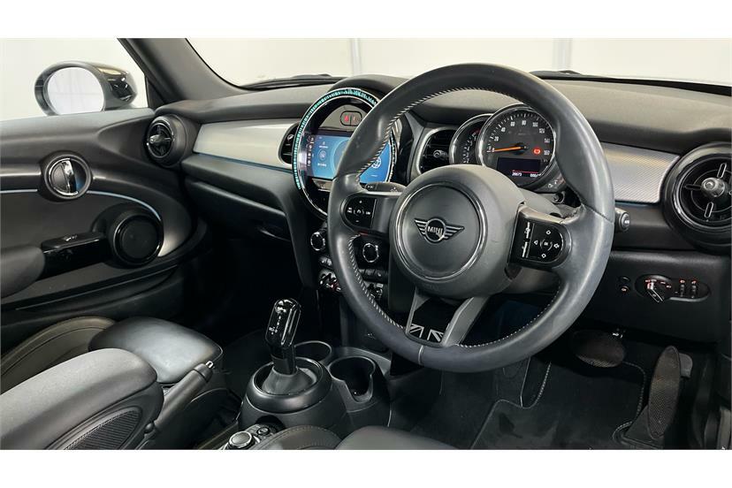 Mini Hatch 1.5 Cooper Exclusive Premium EO23VZV Black #5
