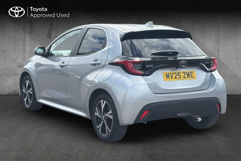 Toyota Yaris 1.5 Hybrid Design Cvt Silver #3