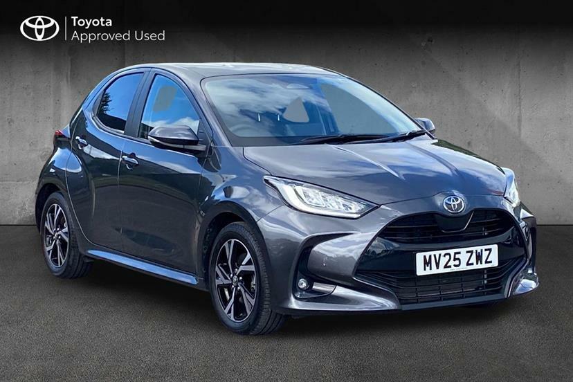 Toyota Yaris 1.5 Hybrid Design Cvt Grey