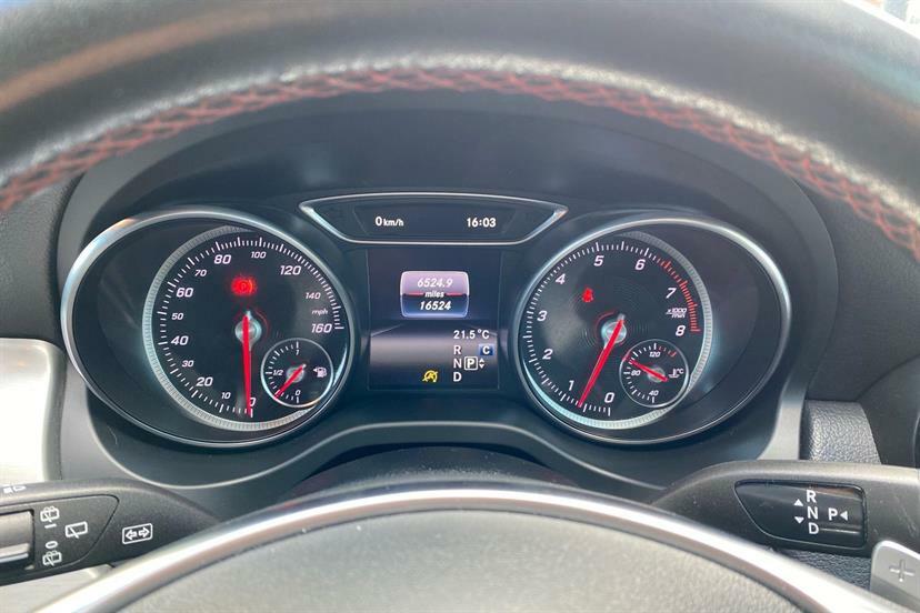 Mercedes-Benz GLA Class 180 Amg Line Edition Black #6