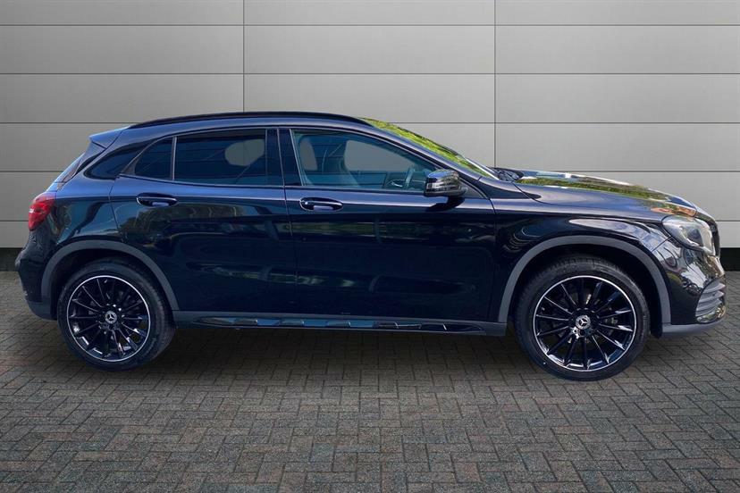 Mercedes-Benz GLA Class 180 Amg Line Edition Black #3