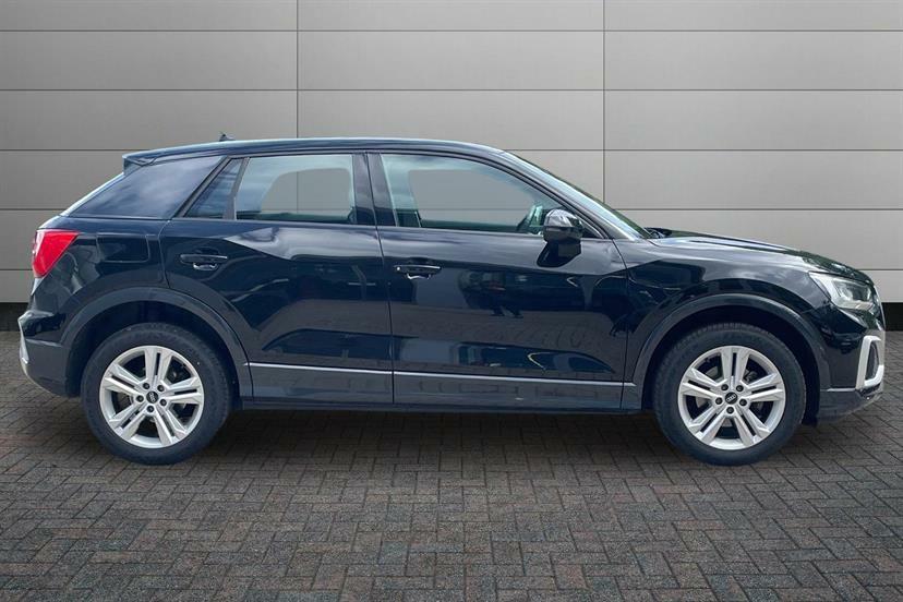 Audi Q2 35 Tfsi Sport S Tronic Black #4