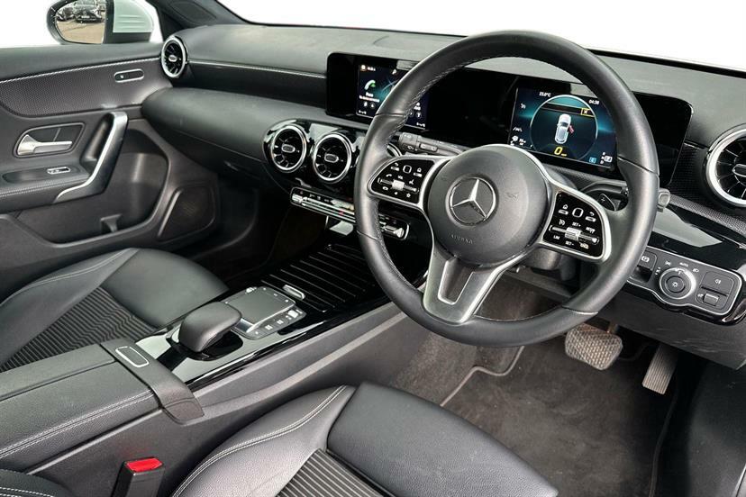 Mercedes-Benz A Class A180d 2.0 Sport White #5