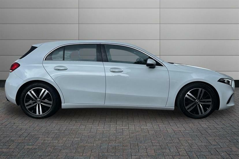 Mercedes-Benz A Class A180d 2.0 Sport White #3