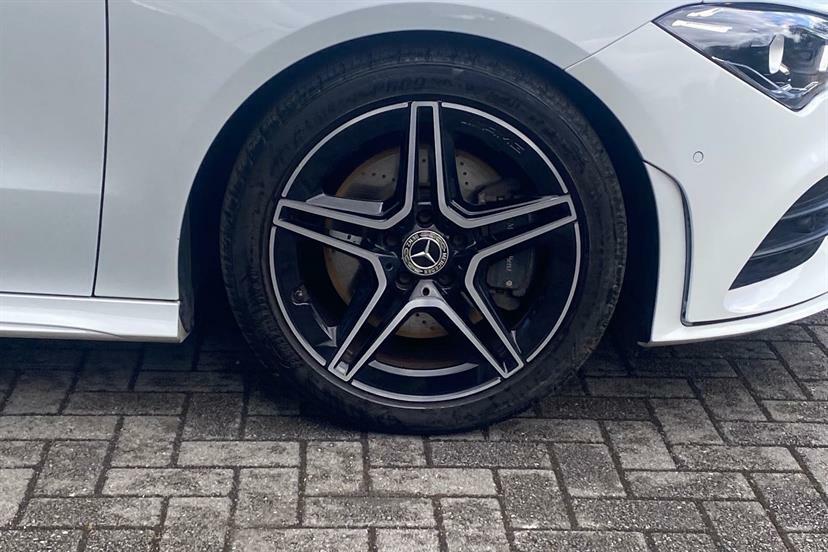 Mercedes-Benz CLA Class 200 Amg Line Executive Tip White #4