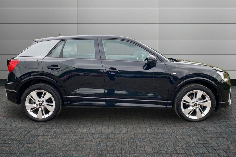 Audi Q2 1.5 Tfsi Cod 35 S Line Suv 150 Black #4