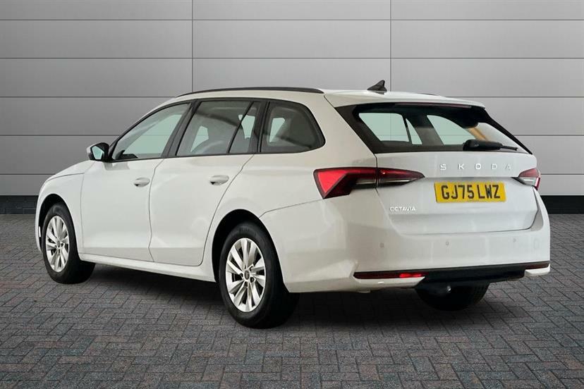Skoda Octavia 1.5 Tsi Se Technology White #3
