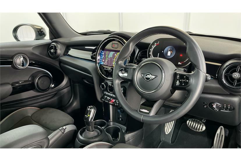 Mini Hatch 1.5 Cooper Sport Comfortnav Pack Green #6
