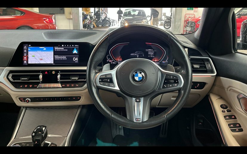 BMW 3 Series 320I Xdrive M Sport Saloon YC69OES Black #5