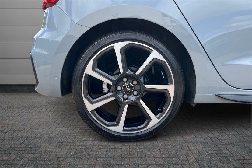 Audi A1 35 Tfsi Black Edition S Tronic Grey #4