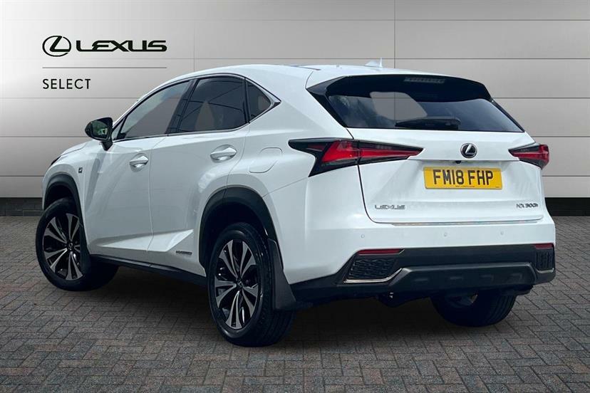 Lexus NX 300H 2.5 F-sport Cvt Premium Nav White #3