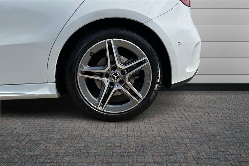 Mercedes-Benz A Class A200 Amg Line Executive White #4