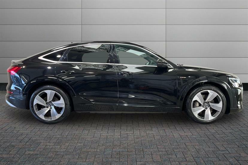 Audi E-tron 300Kw 55 Quattro 95Kwh S Line Black #4