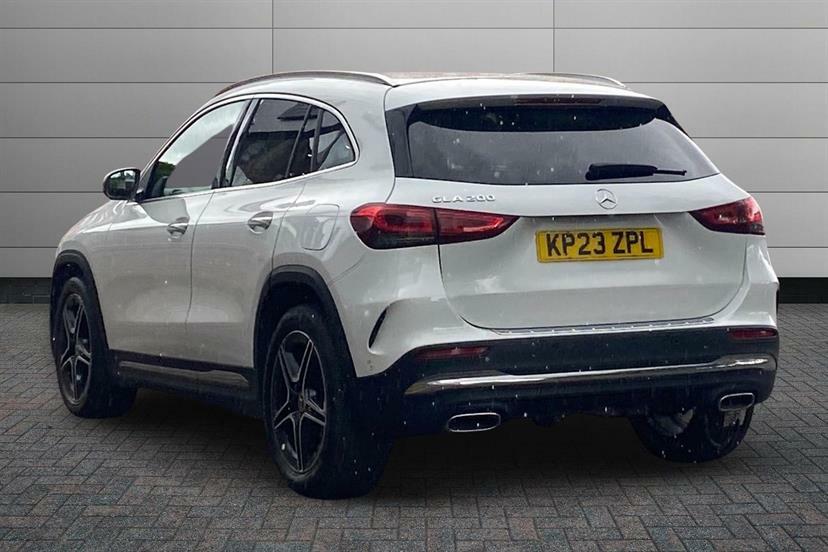 Mercedes-Benz GLA Class 200 Amg Line Premium White #2