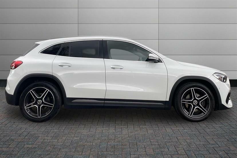 Mercedes-Benz GLA Class 200 Amg Line Premium White #3