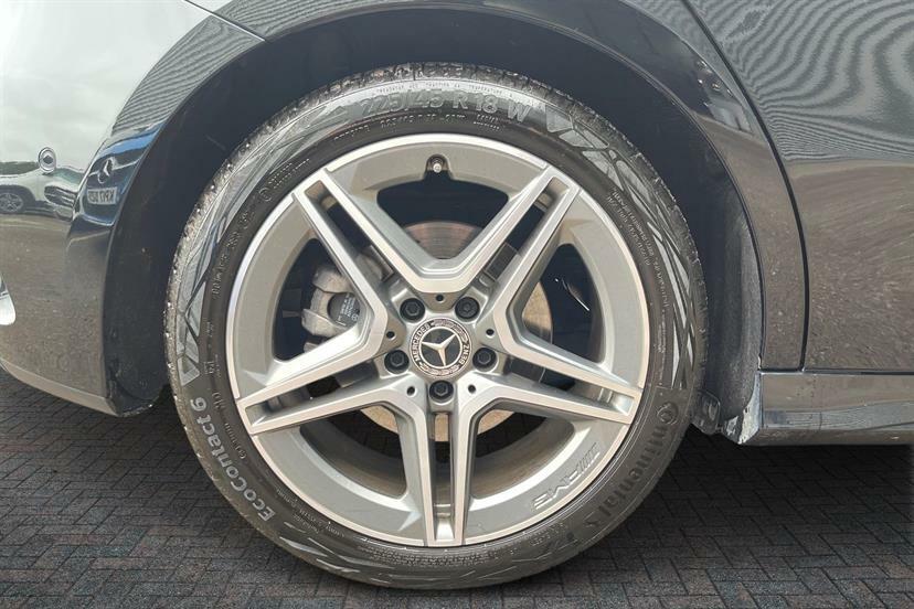 Mercedes-Benz A Class A200 Amg Line Executive Black #3