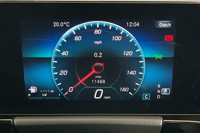 Mercedes-Benz GLA Class 180 Sport Executive White #6