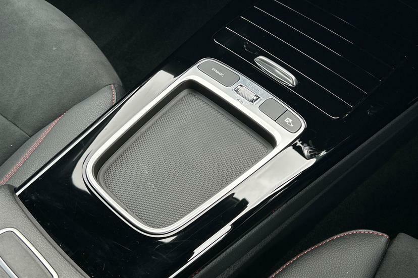 Mercedes-Benz CLA Class 200 Amg Line Executive Tip Black #6