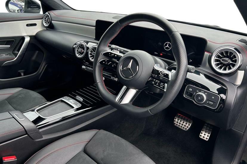 Mercedes-Benz CLA Class 200 Amg Line Executive Tip Black #3