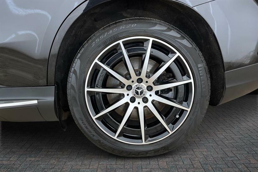 Mercedes-Benz EQC 400 300Kw Amg Line Edition 80Kwh Black #4