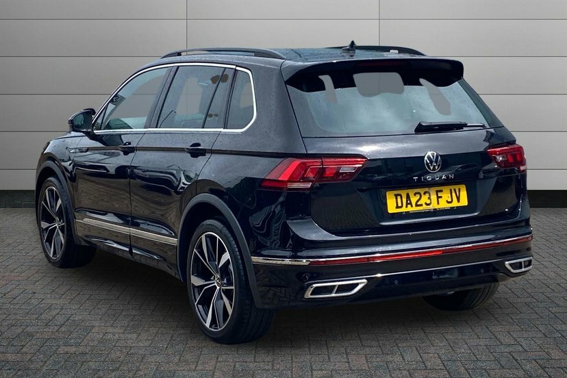 Volkswagen Tiguan 1.5 Tsi R-line Suv Dsg 150 Ps DA23FJV Black #3