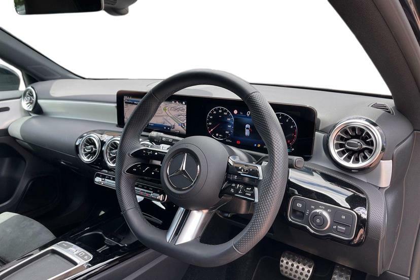 Mercedes-Benz A Class A180 Amg Line Premium KP75OXS Black #4