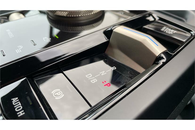 BMW iX 2022 72 40  #50