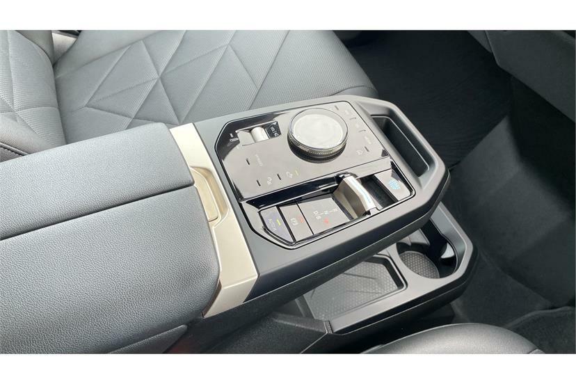 BMW iX 2022 72 40  #9