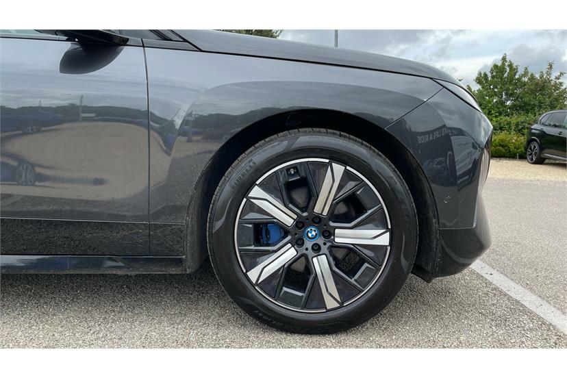 BMW iX 2022 72 40  #13